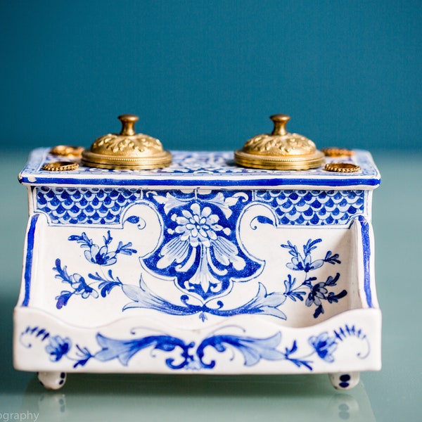 Double desk Inkwell and Quill Holder in the style of Delft Paris - Hand painted
