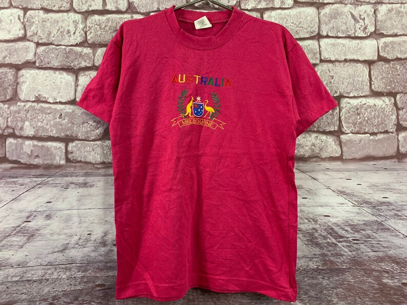pink Vintage Australia T-Shirt size S