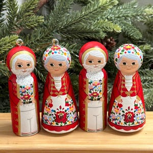 Hungarian Mr. and Mrs. Santa With Screw Eye And Ribbon Or Without