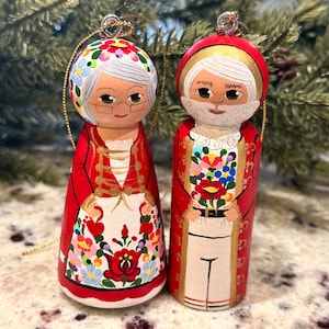 Hungarian Mr. and Mrs. Santa With Screw Eye And Ribbon