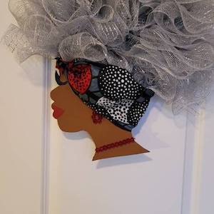 Gray Diva Wreath