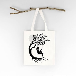 Niña con pájaro y columpio en el árbol SVG PNG para Cricut y Silhouette, Niña en columpio Svg, Columpio en árbol Svg, Nombre de niña Svg, Mujer en columpio en árbol Svg imagen 3