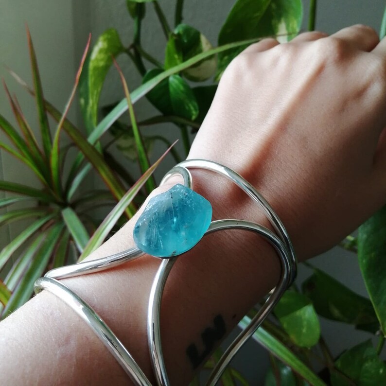 Handmade and Limited Edition Bracelet with natural blue fluorite in raw 925 silver with raw natural stones