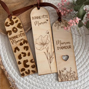 Customizable wooden bookmark