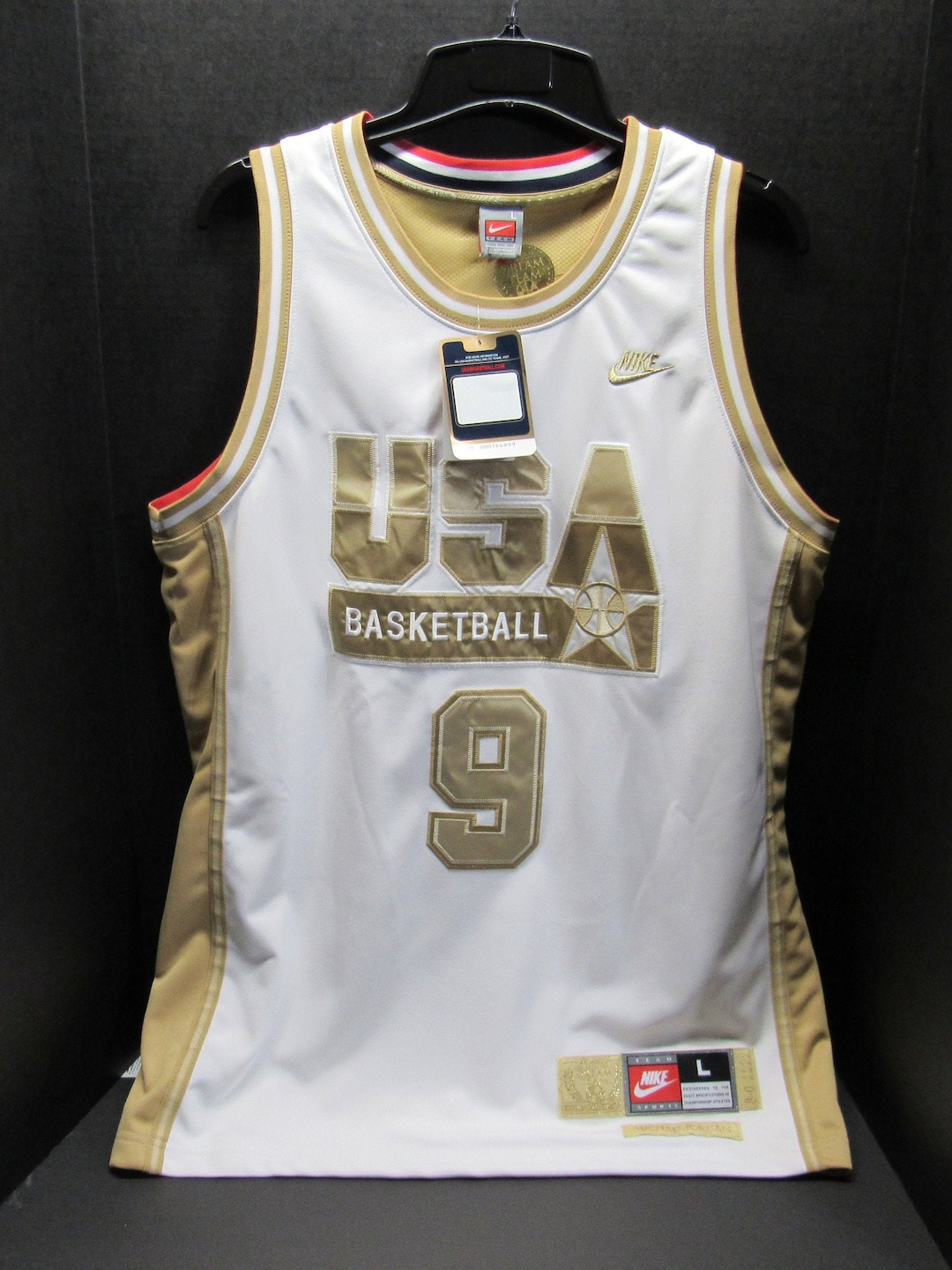 スポーツ選手 MJ gold il_1080xN.2471658384_nq0q.jpg