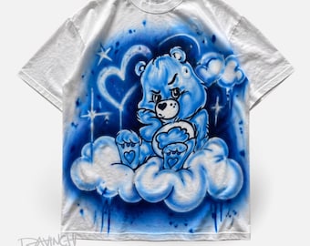 Handmålad specialdesignad t-shirt, unik airbrush-t-shirt, personlig streetwear-tröja, unik present, söt blå björnkonst