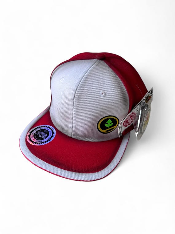 Retro Red and White Urban Style Cap With Unique Details and  display picture 1