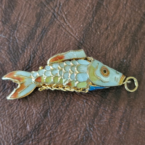 Vintage Enameled Articulated Fish Pendant, 3D Mec… - image 4
