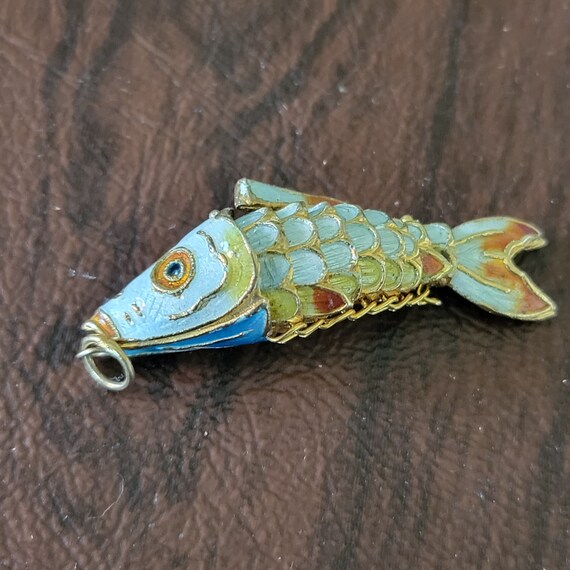 Vintage Enameled Articulated Fish Pendant, 3D Mec… - image 9
