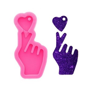 Super Glossy HAND HEART mold Keychain DIY Necklace Resin Crafting Mold Silicone Mould Epoxy Mould Craft,Keychain Mold,Jewelry Mold