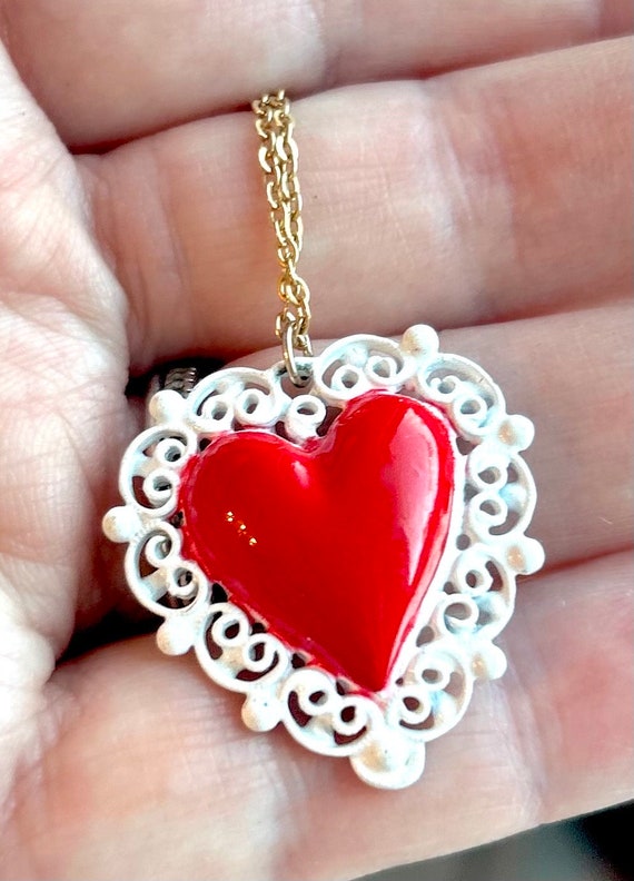 Vintage Red Heart Necklace With White Lace Gold To