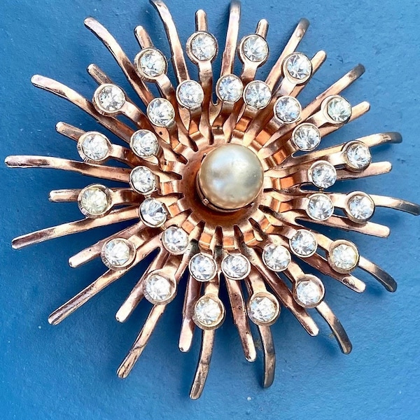 Vintage 1950’s Starburst Mid Century ATOMIC Faux Pearl And Rhinestone Brooch/Pin, 4th OF July Gold Toned Jewelry, Snowflake Brooch