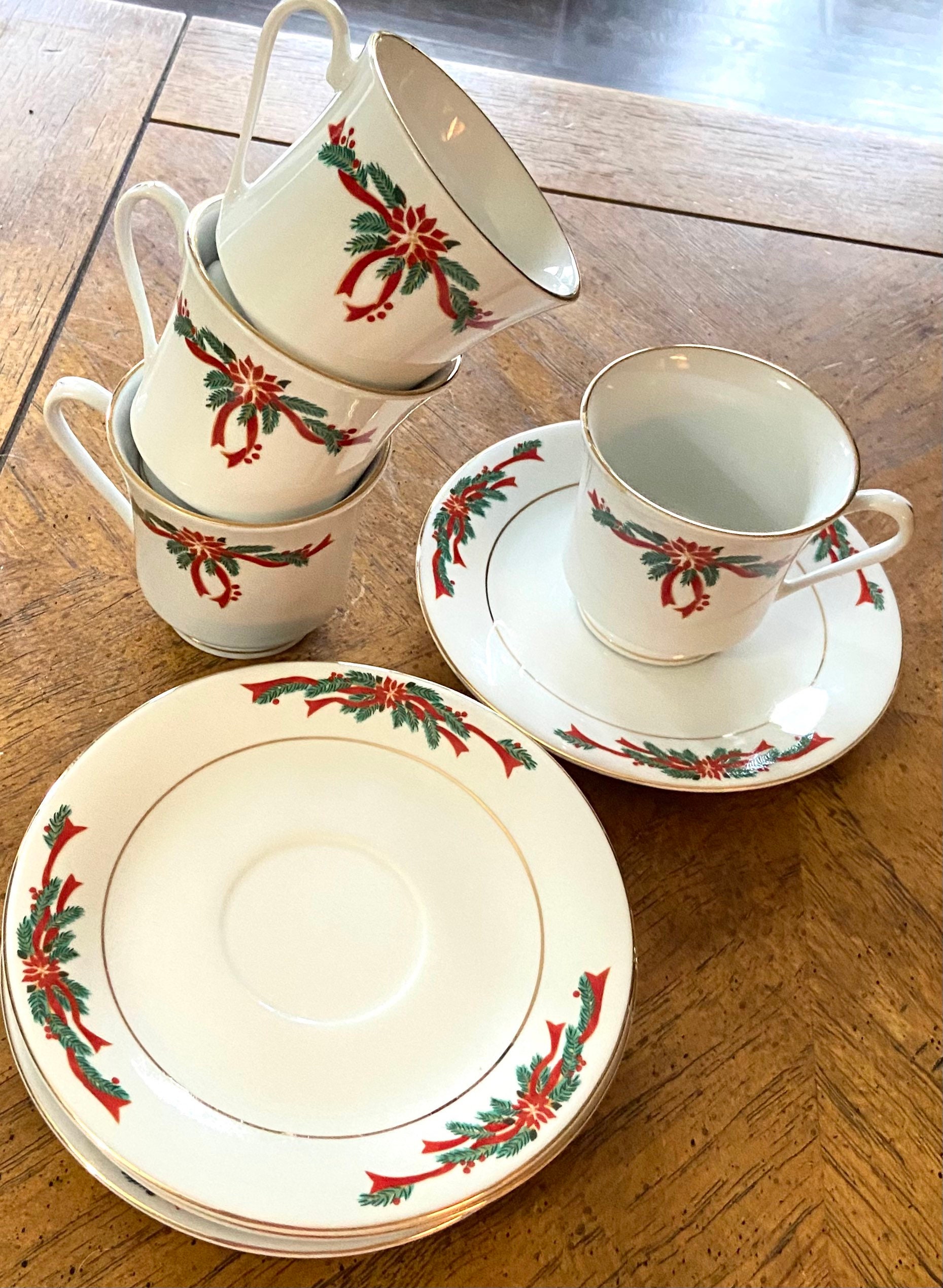 Vintage Tienshan Fairfield China Christmas Teacup/ Saucer 4 Piece