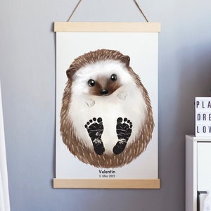Fußabdruck Set Baby Geschenk Geburtsposter Babyparty personalisiert Geschenkidee Deko Kinderzimmer Geburt Igel Waldtiere Poster Wandbild