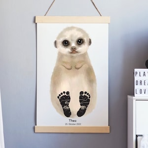 Fußabdruck Set Baby Geschenk Geburtsposter Babyparty personalisiert Geschenkidee Deko Kinderzimmer Geburt Erdmännchen Zoo Poster Wandbild