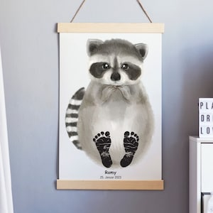 Fußabdruck Set Baby Geschenk Geburtsposter Babyparty personalisiert Geschenkidee Deko Kinderzimmer Geburt Waschbär Waldtiere Poster Wandbild