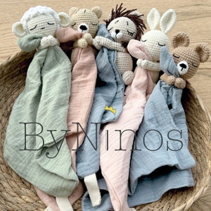 Schnuffeltuch Häkeltier personalisiert Musselintuch Baby Fuchs Hase Geburt Babygeschenk Babyspielzeug Junge Mädchen Geschenkidee Musselin Bild 7