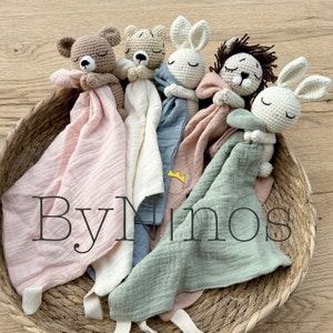 Schnuffeltuch Häkeltier personalisiert Musselintuch Baby Fuchs Hase Geburt Babygeschenk Babyspielzeug Junge Mädchen Geschenkidee Musselin Bild 8