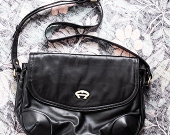 VTG Etienne Aigner Black Leather Flap Shoulder Bag Crossbody Vintage Logo Purse