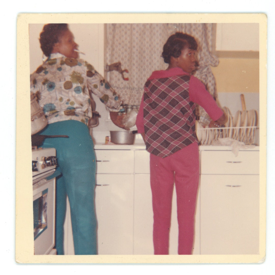 Cigarattes and Dishes : African American Family Snapshot Candid Vintage ...