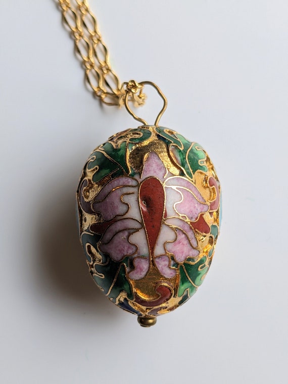 Vintage Chinese Export Cloisonne Egg Pendant Neckl