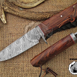10&quot; Coltello Damasco Coltello da caccia Damasco Coltello Bowie in acciaio damasco fatto a mano Coltello da caccia per scuoiatura Coltello da campeggio con manico in legno di rosa UHD 19