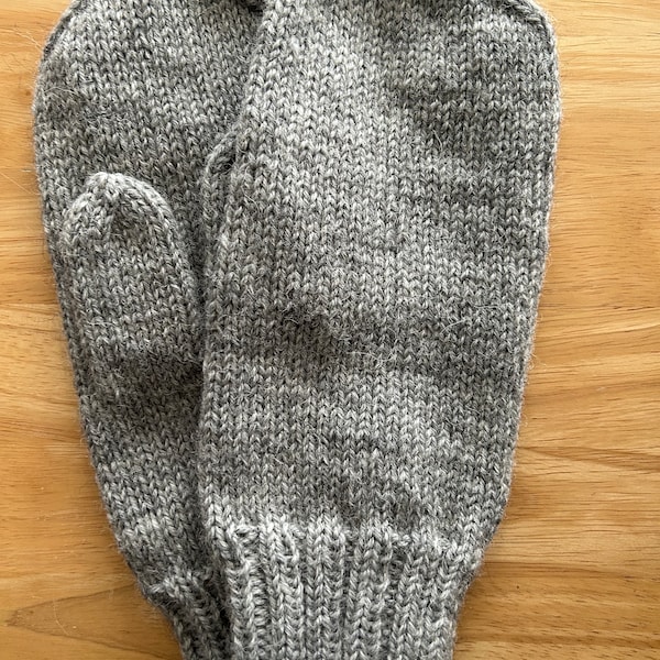 Women's Basic Mittens. Keeps your hands warm in the cold months of the year. Made of Aran weight yarn.
