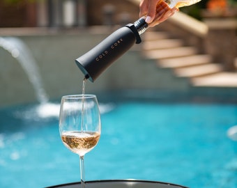 Cold Cork-Chills wine and spirits by 20 degrees in 20 seconds.