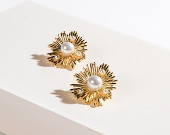 Blooming sunflower pearl gold flower pearl earring abstract starry sunburst vintage statement pearl earring wedding bridal gift