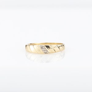 3 diamond band, twist ribbed ring, 10K solid gold, natural diamond, wedding band, genuine diamonds (.04 ct), vintage, antique ring, size 7
