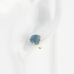 Rohe Aquamarin Ohrstecker, natürliche Aquamarin Nuggets, echter, echter Aquamarin Shard, minimalistisch, Boho, Vintage, März Geburtsstein, 925 Silber