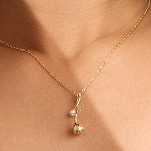 Flower pearl pendant, vintage flower necklace, genuine pearl necklace, tulip pendant, floral, rose, boho necklace, gold pearl necklace