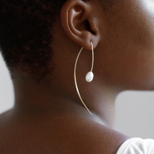 Brass pearl drop earrings, baroque pearl, dangle earring, large, statement pearls, brass, wire earring, unique, avant garde, bridal, wedding