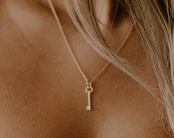 KEY Dainty Vintage Gold Skeleton Key 
