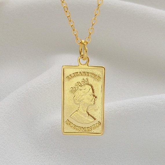 Rectangular Queen Pendant Dainty Gold Necklace Vintage Style