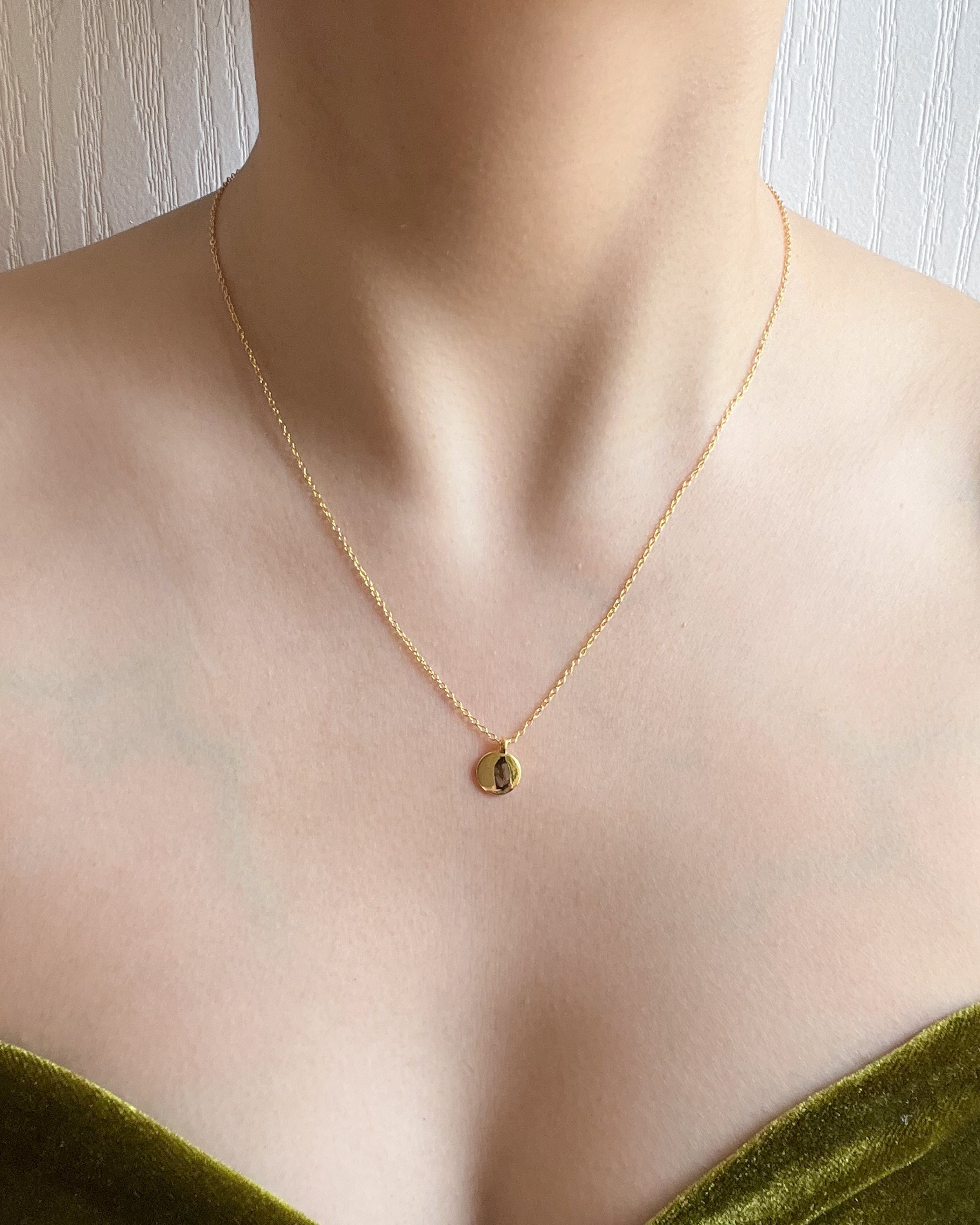 ネックレス・ペンダント Tiny Pebble Long Necklace Dainty Disc Pendant, Tiny Pebble Necklace, Flat Circle