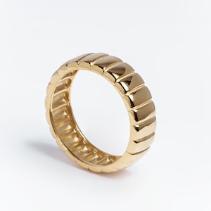 ESMEE - gold French vintage canelé dessert chunky bold ring thick ribbed Parisian statement 5 6 7 8 unisex creme brule puffy puff band ring