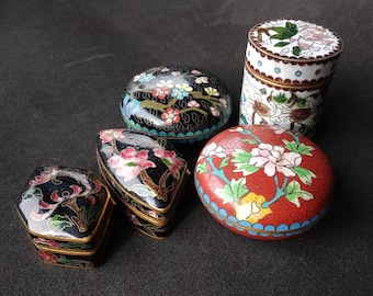 Ancient cloisonne pill box, collection jewelry boxes. Chinese enamel and bronze. Vintage. Original antique trinket box