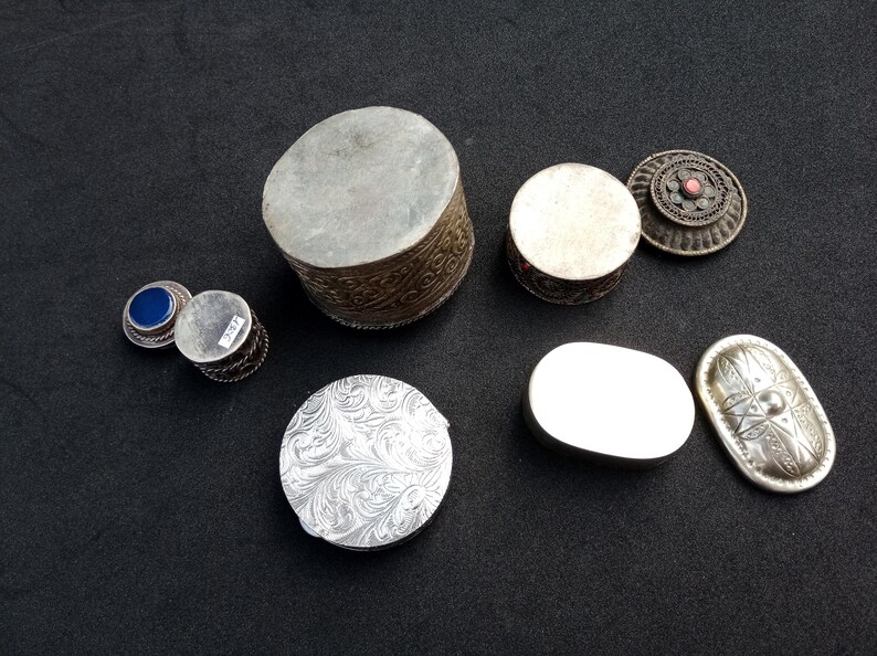 Vintage metal box with berber or arabic style, antique, miniature, tiny, box for ring, beautiful and artistic handmade boxes for jewells image 4