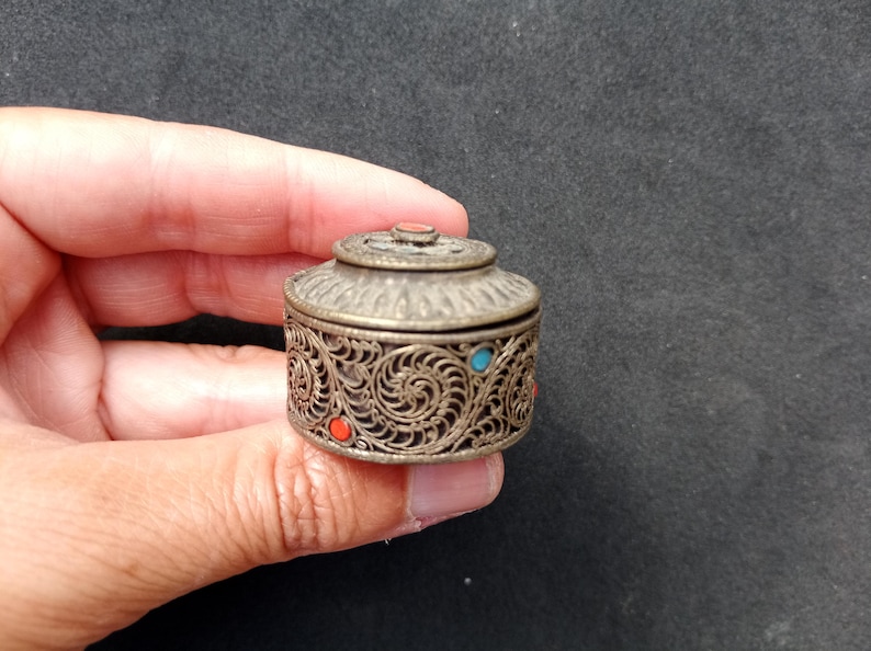 Vintage metal box with berber or arabic style, antique, miniature, tiny, box for ring, beautiful and artistic handmade boxes for jewells image 8
