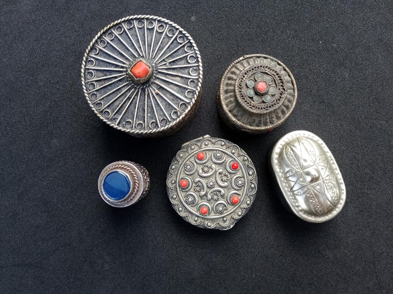Vintage metal box with berber or arabic style, antique, miniature, tiny, box for ring, beautiful and artistic handmade boxes for jewells image 1