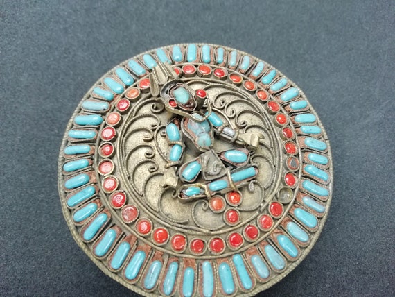 Vintage turquoise, coral and metal box with a fig… - image 7