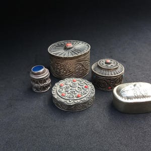 Vintage metal box with berber or arabic style, antique, miniature, tiny, box for ring, beautiful and artistic handmade boxes for jewells image 3