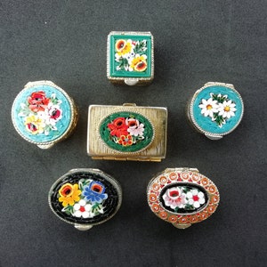 Vintage micromosaic flower Italian pill box or trinket box, glass mosaic, micro mosaic, from Italy. Square shaped shape Collection Collector