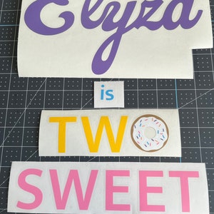 Personalisierter Two Sweet Backdrop Vinyl Aufkleber // großer Ballonaufkleber, Partydekor, Name Vinyl, diy Geburtstag, Sockelaufkleber