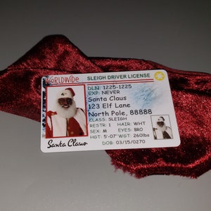 Licencia de conducir de trineo de Papá Noel y tela de terciopelo rojo - Licencia de Papá Noel negra sorpresa navideña, Papá Noel afroamericano
