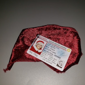 Permis de conduire traîneau de la mère Noël et tissu velours rouge - Surprise du matin de Noël, Esprit de Noël, Joie des fêtes, Enfants