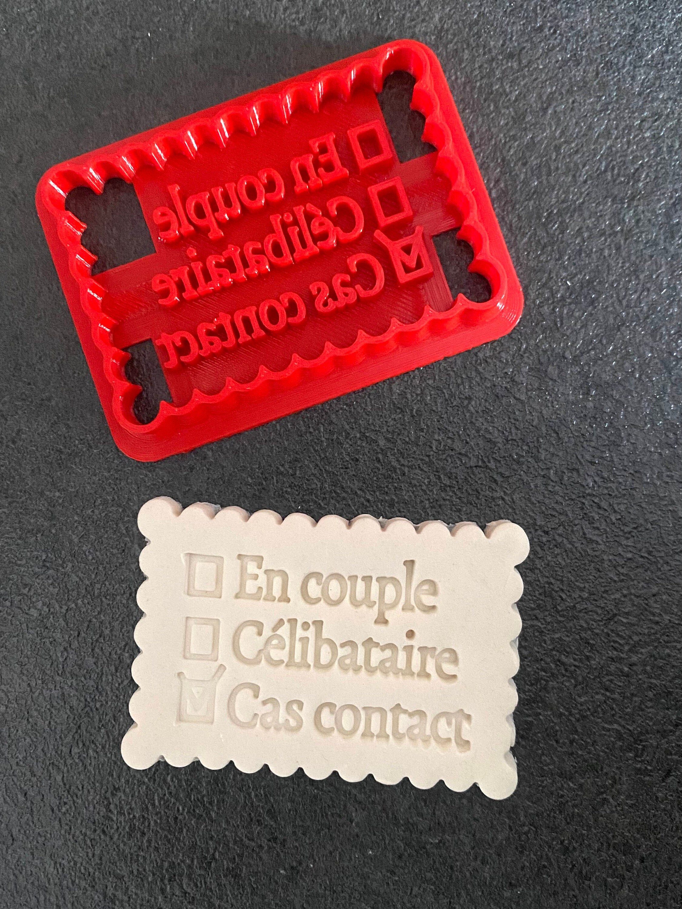 Emporte-Pièce en Couple Célibataire Cas Contact