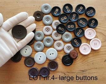 Buttons sewing, mixed lot of vintage metal and wooden buttons