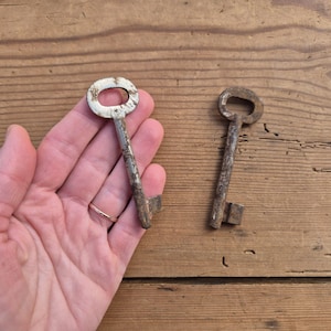 Small antique keys, skeleton keys